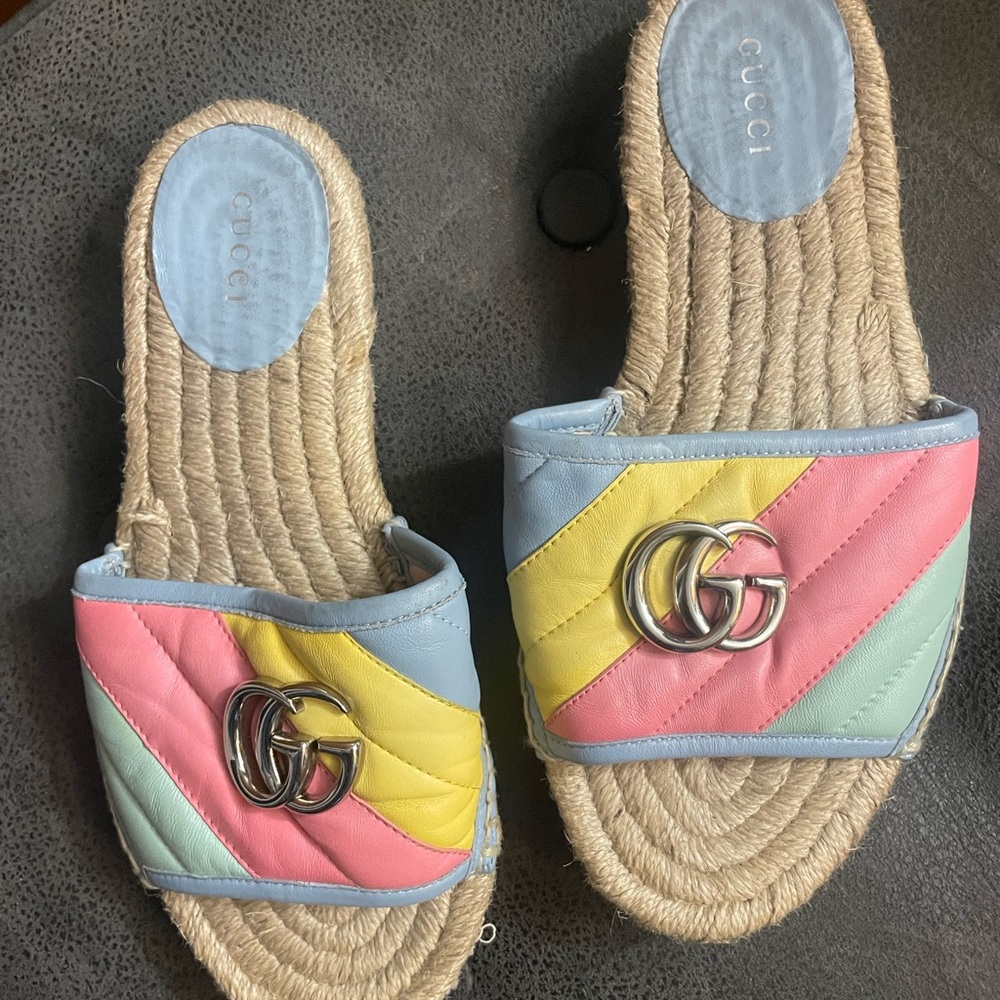 Soft colors Easter round the corner only worn twice cotton candy